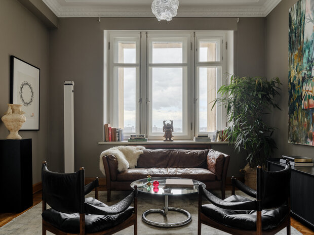 Фотография: Гостиная в стиле Современный, Эклектика, Квартира, Проект дня, Москва, Сталинка, 3 комнаты, 60-90 метров, Айя Лисовая – фото на INMYROOM