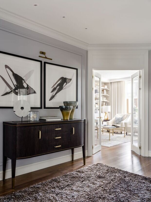 Фотография: Прихожая в стиле Классический, Квартира, Проект дня, Москва, Фрунзенская набережная, Сталинка, 4 и больше, Более 90 метров, Виктория Власова, неоклассика с элементами современного – фото на INMYROOM