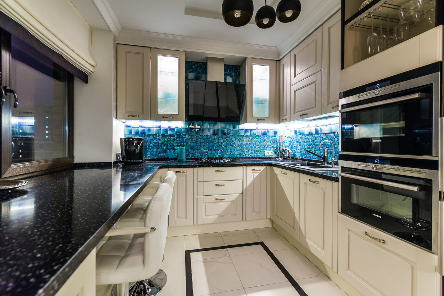 Фотография: Кухня и столовая в стиле Современный, Советы, Гид, как оформить кухонный фартук, энциклопедия_отделка – фото на INMYROOM Фотография: Кухня и столовая в стиле Современный, Советы, Гид, как оформить кухонный фартук, энциклопедия_отделка – фото на INMYROOM