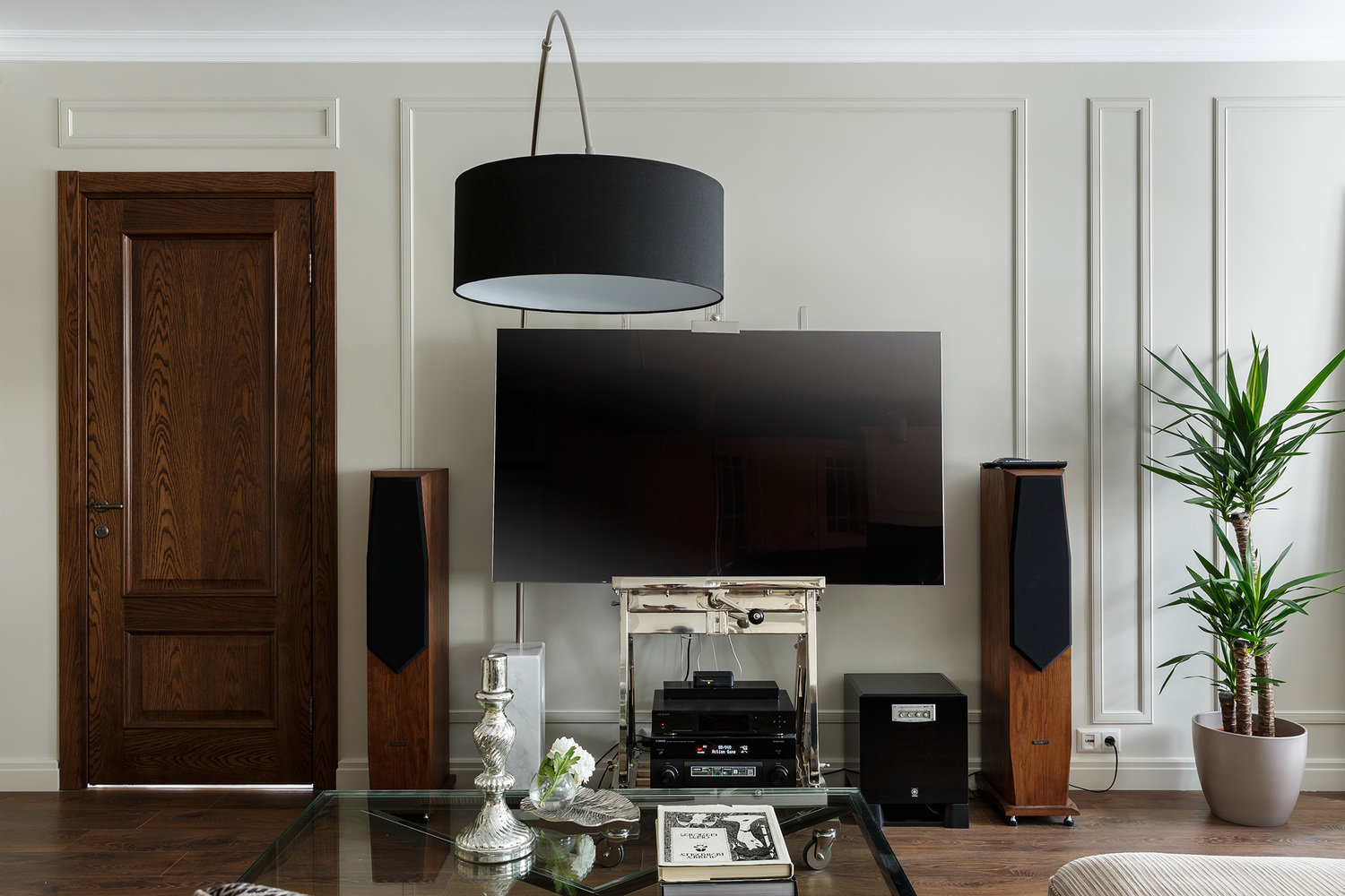 Фотография: Гостиная в стиле Классический, Современный, Квартира, Проект недели, Санкт-Петербург, Монолитный дом, 4 и больше, Более 90 метров, Дизайн-Холл – фото на INMYROOM