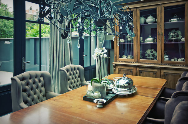 Фотография: Кухня и столовая в стиле Классический, Современный, Декор интерьера, Дом, Мебель и свет, Стол, Винтаж – фото на INMYROOM