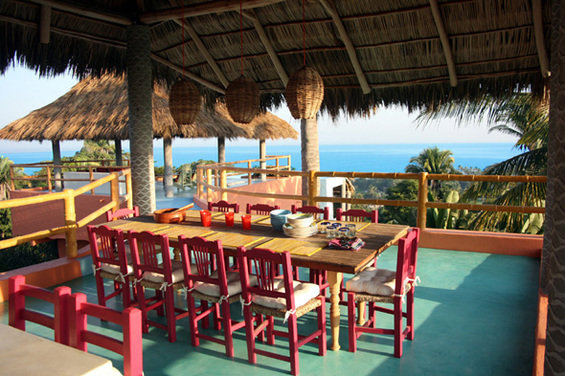 Фотография: Терраса в стиле Восточный, Цвет в интерьере, Дома и квартиры, Городские места, Отель, Подушки, Мексика – фото на INMYROOM