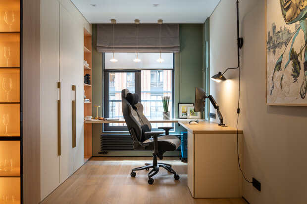 Фотография: Кабинет в стиле Современный, Малогабаритная квартира, Квартира, Проект дня, 1 комната, Монолитно-кирпичный, Юлия Волкова – фото на INMYROOM