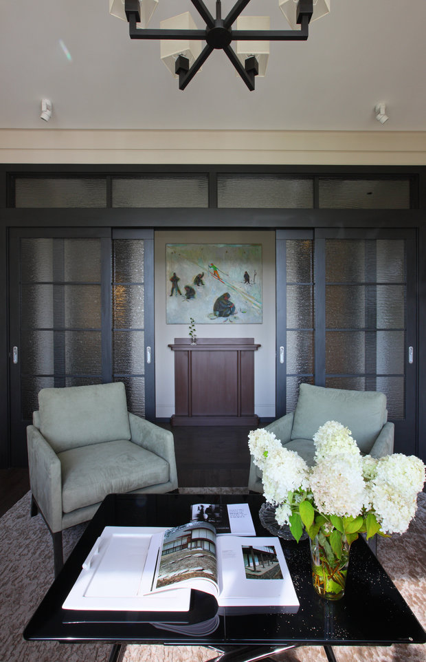 Интерьер гостиной в стиле джапанди с элементами минимализма
