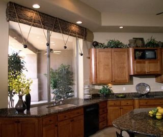 Фотография: Кухня и столовая в стиле Эко, Декор интерьера, Декор дома, Шторы, Окна – фото на INMYROOM