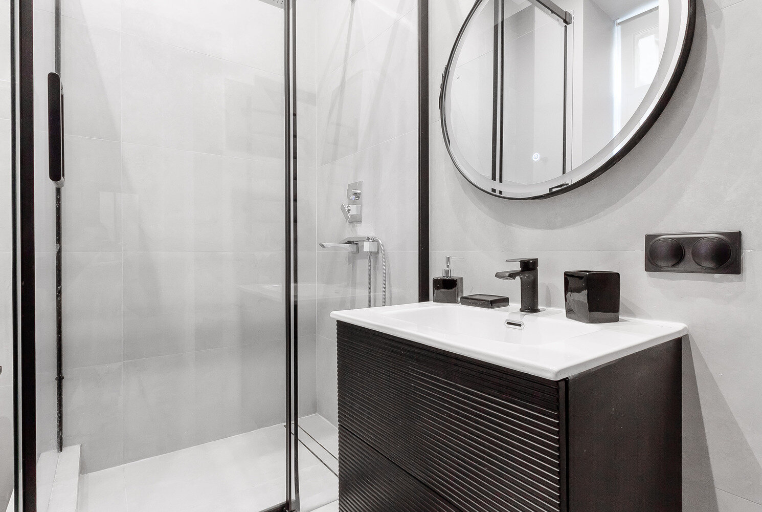 Фотография: Ванная в стиле Современный, Классический, Квартира, Проект дня, Санкт-Петербург, Кирпичный дом, 3 комнаты, 60-90 метров, Елена Голубева – фото на INMYROOM