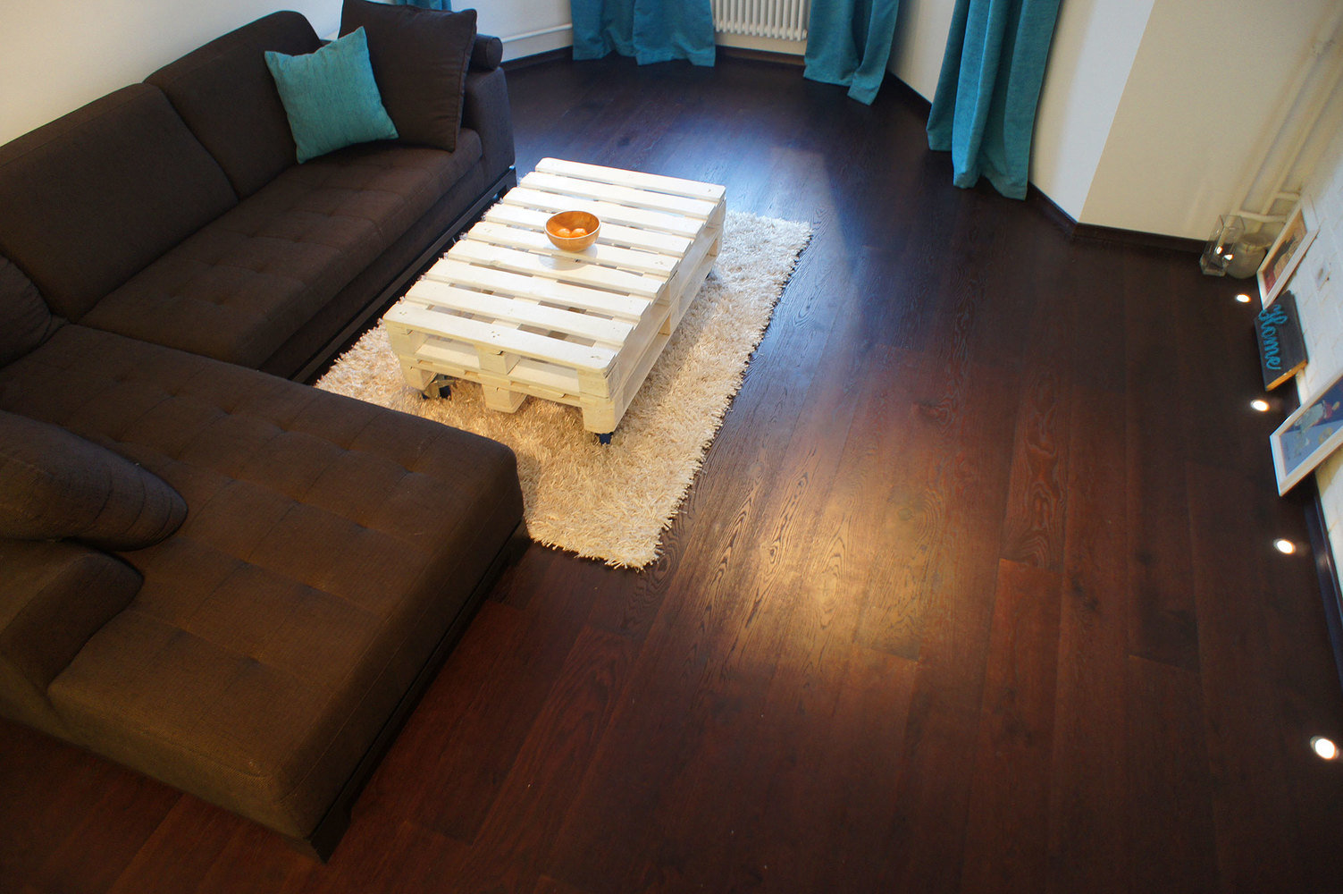 Фотография: Гостиная в стиле Современный, Скандинавский, Эклектика, Квартира, Белый, Проект недели, Голубой, Интервью – фото на INMYROOM