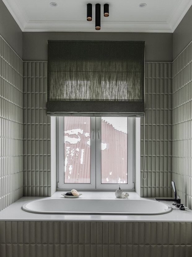 Фотография: Ванная в стиле Современный, Дом, Проект дня, Дом и дача, Кирпичный дом, 4 и больше, Более 90 метров, современный с элементами классики и минимализмом, Светлана Лепихова – фото на INMYROOM