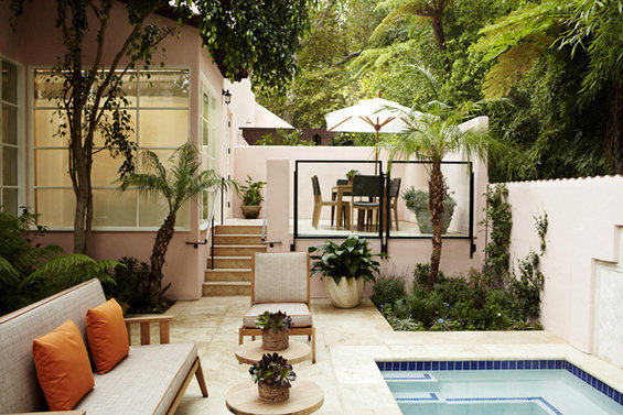 Фотография: Терраса в стиле Прованс и Кантри, Восточный, Минимализм, Мебель и свет, Дома и квартиры, Городские места, Отель, Бассейн, Подсветка – фото на INMYROOM