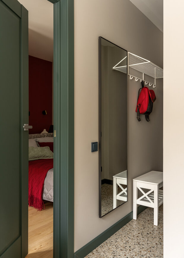 Фотография: Прихожая в стиле Современный, Малогабаритная квартира, Квартира, Проект дня, Москва, Хрущевка, 1 комната, до 40 метров, скандинавский с элементами минимализма, Лидия Непреенко – фото на INMYROOM