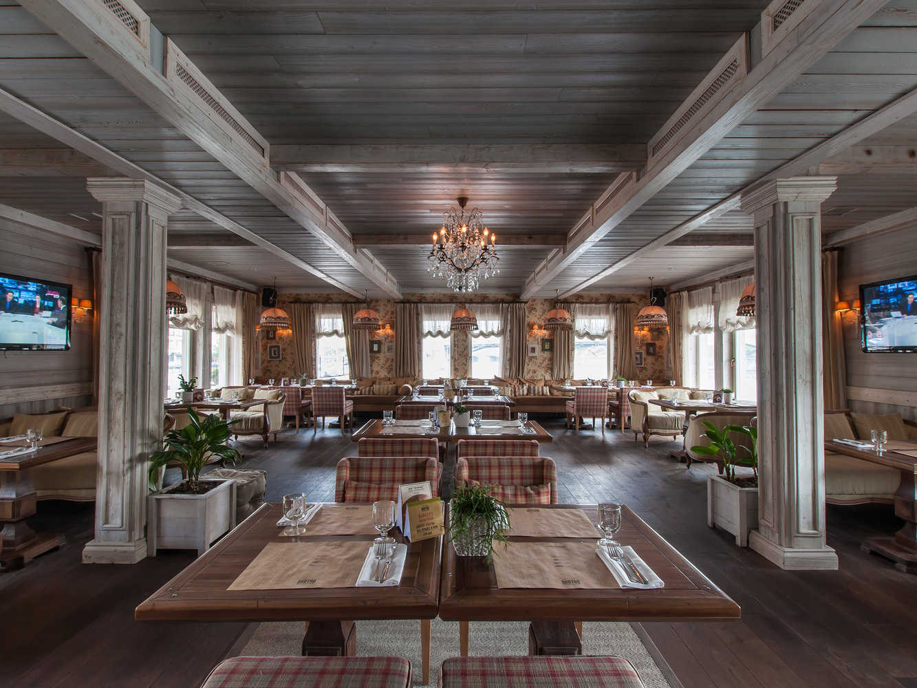 Фотография: в стиле Классический, Современный, Прованс и Кантри, Италия, Дома и квартиры, Городские места, Прованс, Ресторан – фото на INMYROOM