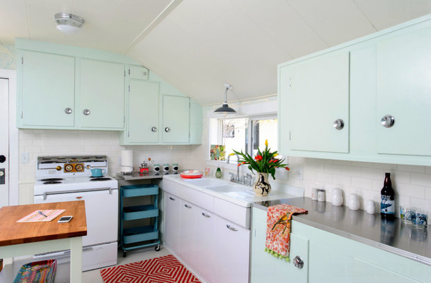 Фотография: Кухня и столовая в стиле Современный, Декор интерьера, Дизайн интерьера, Цвет в интерьере, Белый – фото на INMYROOM