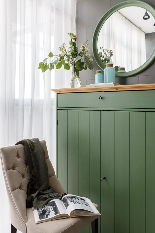 Фотография: Спальня в стиле Скандинавский, Современный, Эклектика, Квартира, Проект недели, Серый, Санкт-Петербург, 2 комнаты, 60-90 метров, Монолитно-кирпичный, Татьяна Дамиани-Каштанова, К-studio Interior Design – фото на INMYROOM