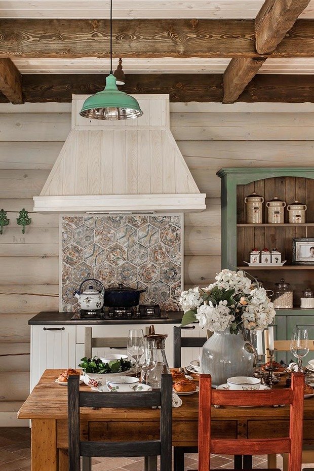 Фотография: Кухня и столовая в стиле Прованс и Кантри, Дом, Дома и квартиры, Проект недели, Эко – фото на INMYROOM