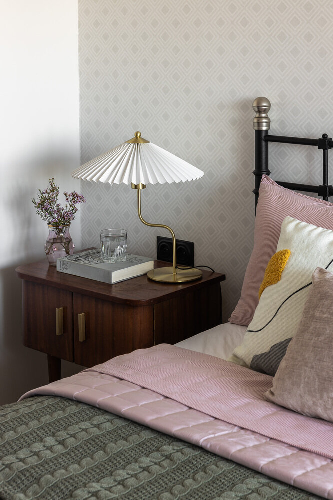 Фотография: Спальня в стиле Скандинавский, Современный, Квартира, Проект недели, Кирпичный дом, 3 комнаты, 60-90 метров, Уфа, Винтажный, Надежда Токарева – фото на INMYROOM Фотография: Спальня в стиле Скандинавский, Современный, Квартира, Проект недели, Кирпичный дом, 3 комнаты, 60-90 метров, Уфа, Винтажный, Надежда Токарева – фото на INMYROOM