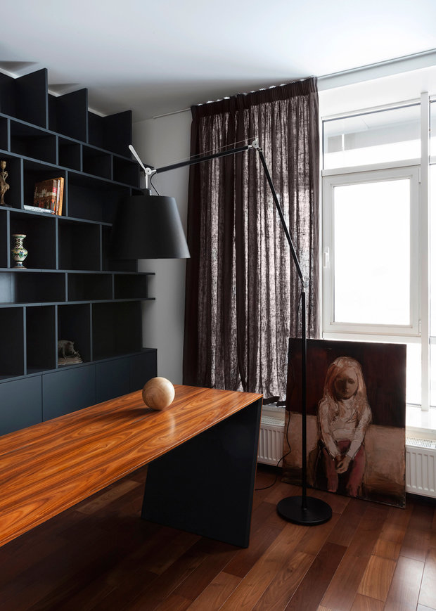 Фотография: Кабинет в стиле Современный, Минимализм, Квартира, Украина, Планировки, Аксессуары, Miele, Modular, Vitra, Мебель и свет, Белый, Проект недели, Черный, Зеленый, Бежевый, Серый, Коричневый, Киев, SLV, ИКЕА, Vibia, Benjamin Moore, Gessi, Wheitzer Parkett, Настя Антонюк, Atelier Areti, Jielde, META, Saba, Blanco, А-III, белый минимализм в Киеве, квартира-галерея – фото на INMYROOM