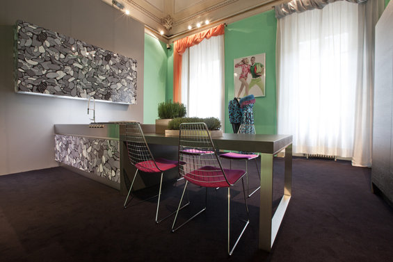 Фотография: Кухня и столовая в стиле Эклектика, Индустрия, Новости, Принты – фото на INMYROOM