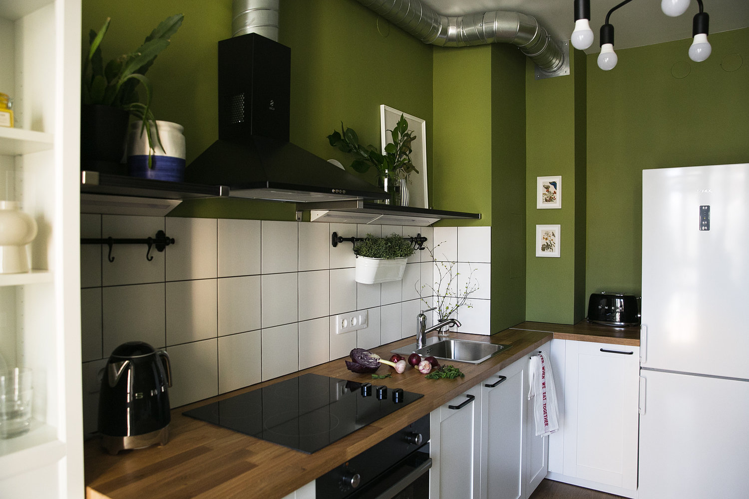 Фотография: Кухня и столовая в стиле Скандинавский, Современный, Квартира, Проект недели, Санкт-Петербург, 1 комната, до 40 метров, Анастасия Заркуа – фото на INMYROOM Фотография: Кухня и столовая в стиле Скандинавский, Современный, Квартира, Проект недели, Санкт-Петербург, 1 комната, до 40 метров, Анастасия Заркуа – фото на INMYROOM