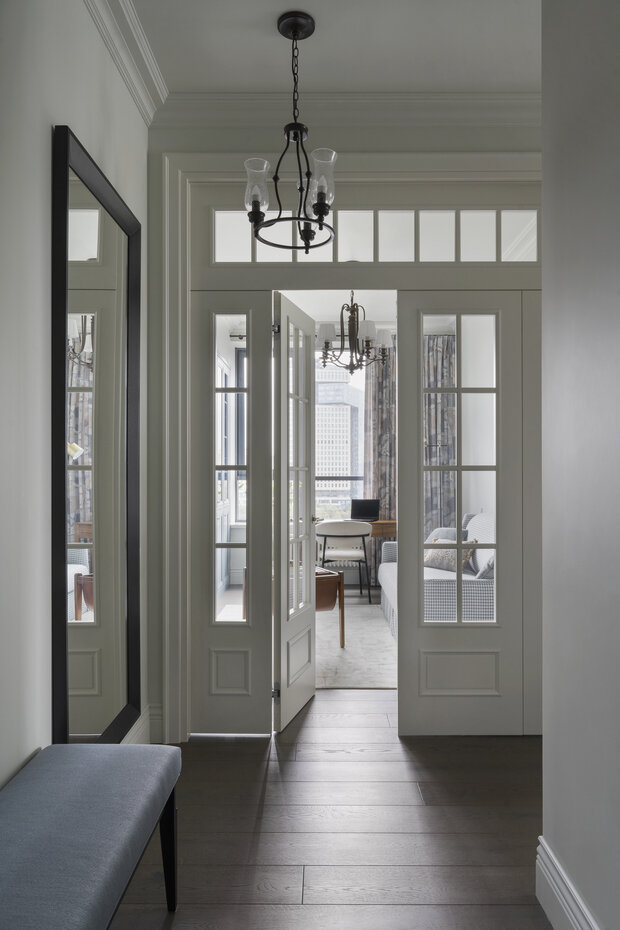 Фотография: Прихожая в стиле Классический, Современный, Эклектика, Квартира, Проект дня, Москва, 2 комнаты, 60-90 метров, современный с элементами классики и роскоши – фото на INMYROOM