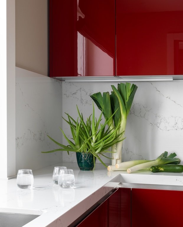 Фотография: Кухня и столовая в стиле Современный, Эклектика, Квартира, Проект недели, Михаил Новинский, Кирпичный дом, 4 и больше, Более 90 метров, Марк Гришин, Анастасия Коннова – фото на INMYROOM