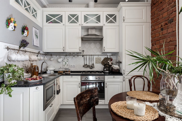 Фотография: Кухня и столовая в стиле Прованс и Кантри, Скандинавский, Эклектика, Квартира, Проект недели, Санкт-Петербург, 3 комнаты, Более 90 метров, Анна Плакунова – фото на INMYROOM