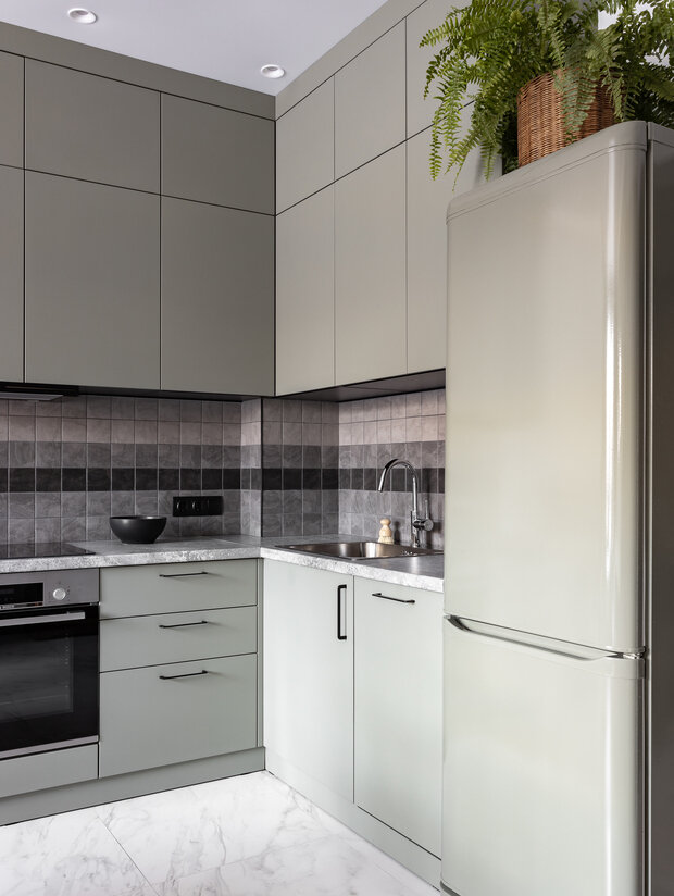 Фотография: Кухня и столовая в стиле Современный, Эклектика, Квартира, Проект недели, Челябинск, Монолитный дом, 2 комнаты, 40-60 метров, Наталья Шостак – фото на INMYROOM