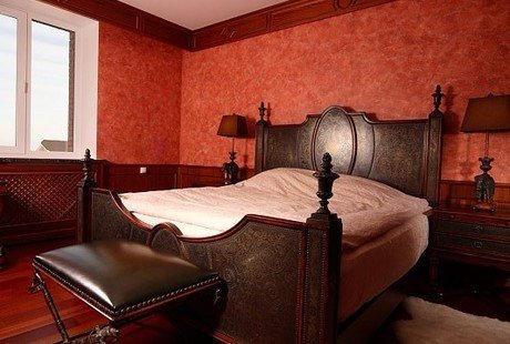 классическая английская спальная с тайскими нотами