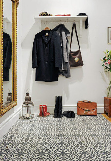Фотография: Прихожая в стиле Прованс и Кантри, Декор интерьера, Декор дома, Плитка – фото на INMYROOM Фотография: Прихожая в стиле Прованс и Кантри, Декор интерьера, Декор дома, Плитка – фото на INMYROOM