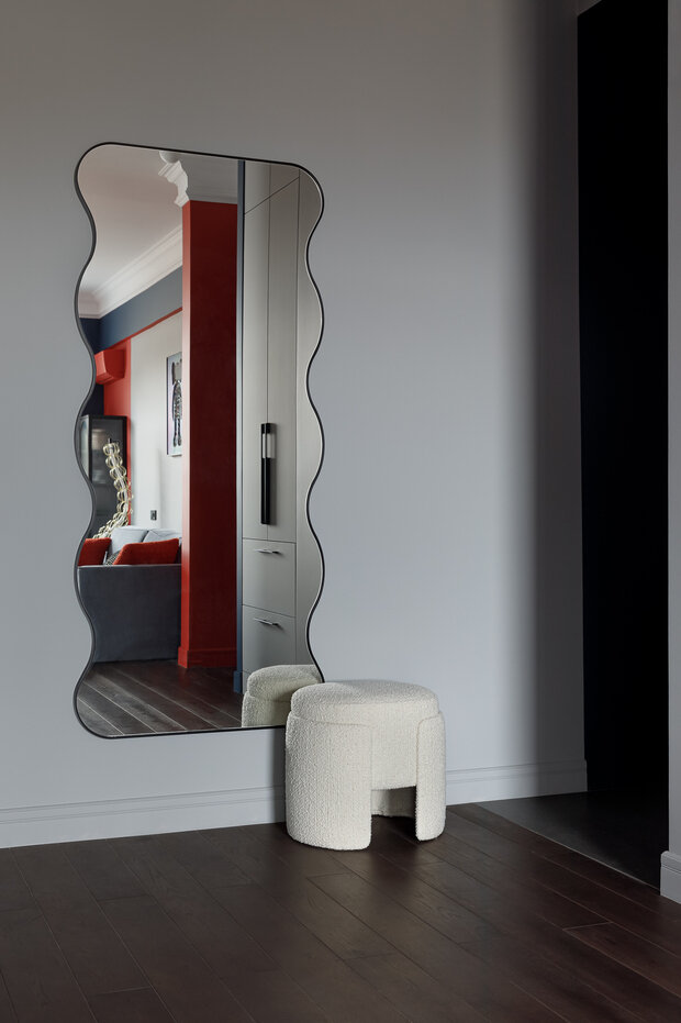 Фотография: Прихожая в стиле Современный, Квартира, Проект дня, Москва, Сталинка, Кирпичный дом, 4 и больше, Более 90 метров, Марина Рукавишникова – фото на INMYROOM