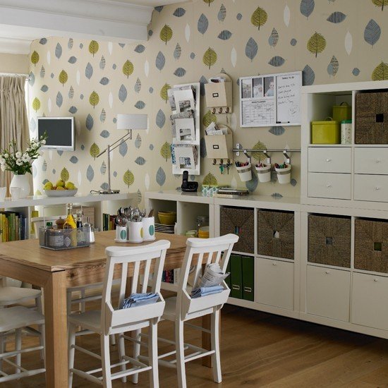 Фотография: Кухня и столовая в стиле Скандинавский, Кабинет, Интерьер комнат, Системы хранения – фото на INMYROOM