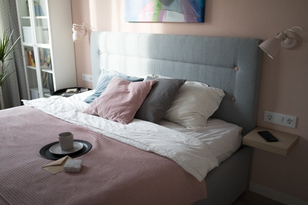 Фотография: Спальня в стиле Скандинавский, Современный, Квартира, Перепланировка, 1 комната, до 40 метров, Нина Иваненко – фото на INMYROOM Фотография: Спальня в стиле Скандинавский, Современный, Квартира, Перепланировка, 1 комната, до 40 метров, Нина Иваненко – фото на INMYROOM