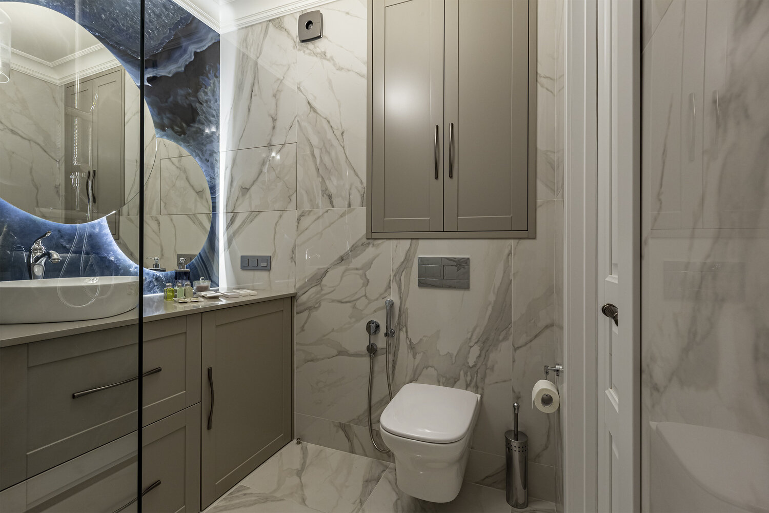 Фотография: Ванная в стиле Современный, Малогабаритная квартира, Квартира, Проект недели, Санкт-Петербург, Кирпичный дом, 2 комнаты, 40-60 метров, Дарья Ртищева – фото на INMYROOM Фотография: Ванная в стиле Современный, Малогабаритная квартира, Квартира, Проект недели, Санкт-Петербург, Кирпичный дом, 2 комнаты, 40-60 метров, Дарья Ртищева – фото на INMYROOM