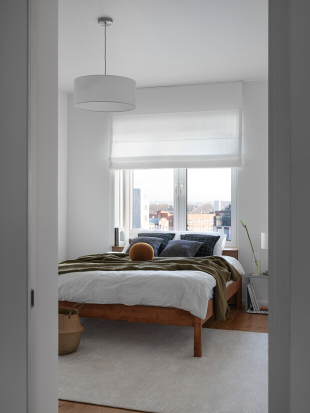 Фотография: Спальня в стиле Современный, Минимализм, Квартира, Проект дня, Санкт-Петербург, Монолитный дом, 2 комнаты, 60-90 метров, современная классика с элементами модерна, Вера Домбровская – фото на INMYROOM