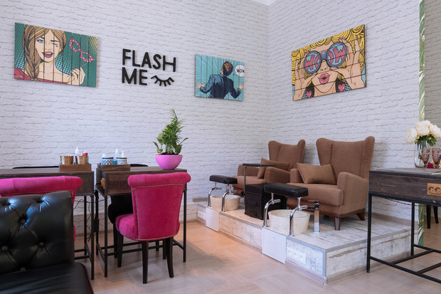 Фото из портфолио Flash Me Beauty Bar – фотографии дизайна интерьеров на INMYROOM