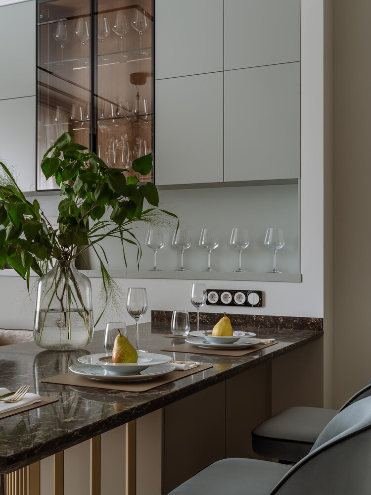 Фотография: Кухня и столовая в стиле Классический, Современный, Квартира, Проект недели, Москва, 2 комнаты, 40-60 метров, Андрей Некрасов – фото на INMYROOM Фотография: Кухня и столовая в стиле Классический, Современный, Квартира, Проект недели, Москва, 2 комнаты, 40-60 метров, Андрей Некрасов – фото на INMYROOM