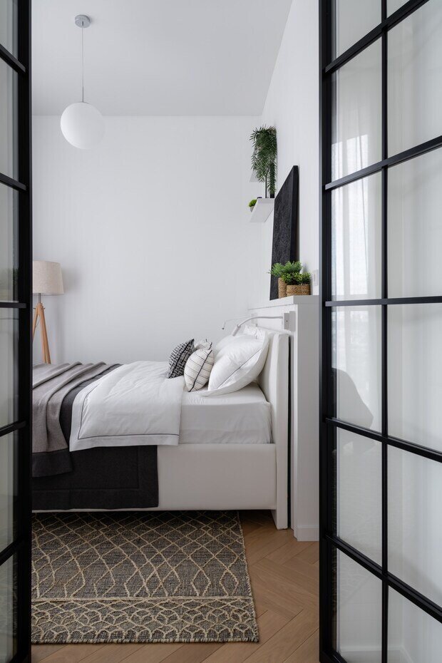 Фотография: Спальня в стиле Скандинавский, Современный, Малогабаритная квартира, Квартира, Проект дня, Москва, 2 комнаты, до 40 метров, Александра Лаврова – фото на INMYROOM
