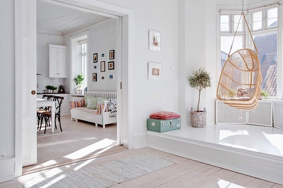 Фотография: Кухня и столовая в стиле Скандинавский, Квартира, Швеция, Цвет в интерьере, Дома и квартиры, Белый, Шебби-шик – фото на INMYROOM Фотография: Кухня и столовая в стиле Скандинавский, Квартира, Швеция, Цвет в интерьере, Дома и квартиры, Белый, Шебби-шик – фото на INMYROOM