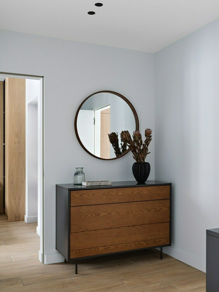 Фотография: Прихожая в стиле Современный, Минимализм, Дом, Проект дня, Дом и дача, Ленинградская область, 4 и больше, Более 90 метров, Анара Беркалиева – фото на INMYROOM Фотография: Прихожая в стиле Современный, Минимализм, Дом, Проект дня, Дом и дача, Ленинградская область, 4 и больше, Более 90 метров, Анара Беркалиева – фото на INMYROOM