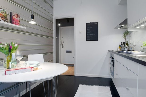 Фотография: Кухня и столовая в стиле Скандинавский, Современный, Декор интерьера, Интерьер комнат, Мебель и свет, Цвет в интерьере, Белый, Тема месяца, Окна – фото на INMYROOM