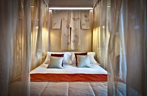 Фотография: Спальня в стиле Восточный, Дома и квартиры, Городские места, Отель, Модерн, Милан, Замок – фото на INMYROOM