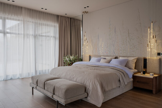 Фотография: Спальня в стиле Современный, Минимализм, Дом, Проект дня, Дом и дача, Московская область, 4 и больше, Более 90 метров, Барвиха, современный с элементами классики и роскоши – фото на INMYROOM