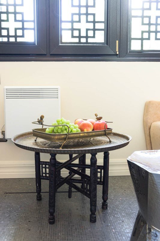 Фотография: Мебель и свет в стиле Современный, Восточный, Спальня, Декор интерьера, Интерьер комнат, Баухауз – фото на INMYROOM Фотография: Мебель и свет в стиле Современный, Восточный, Спальня, Декор интерьера, Интерьер комнат, Баухауз – фото на INMYROOM