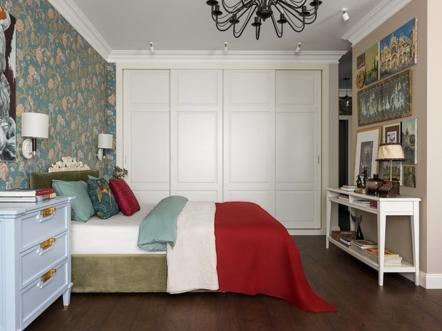 Фотография: Спальня в стиле Эклектика, Гид, Марина Саркисян, Ирина Кривцова, ARCA design, Даша Третьякова, Екатерина Евдокимова, Мария и Евгений Латышевы, спальня в гостиной – фото на INMYROOM