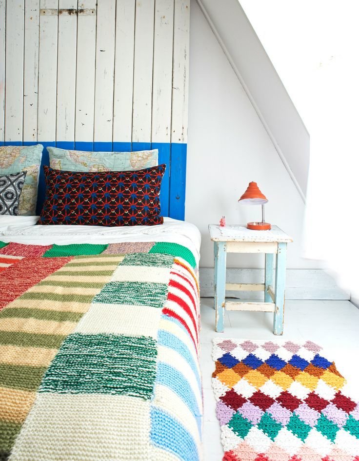 Фотография: Спальня в стиле Прованс и Кантри, Декор интерьера, Декор, Текстиль, Вышивка – фото на INMYROOM Фотография: Спальня в стиле Прованс и Кантри, Декор интерьера, Декор, Текстиль, Вышивка – фото на INMYROOM