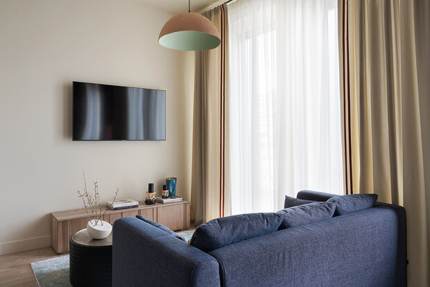 Фотография: Гостиная в стиле Современный, Минимализм, Квартира, Проект дня, Москва, 2 комнаты, до 40 метров, Gromova Buro, Анна Громова – фото на INMYROOM