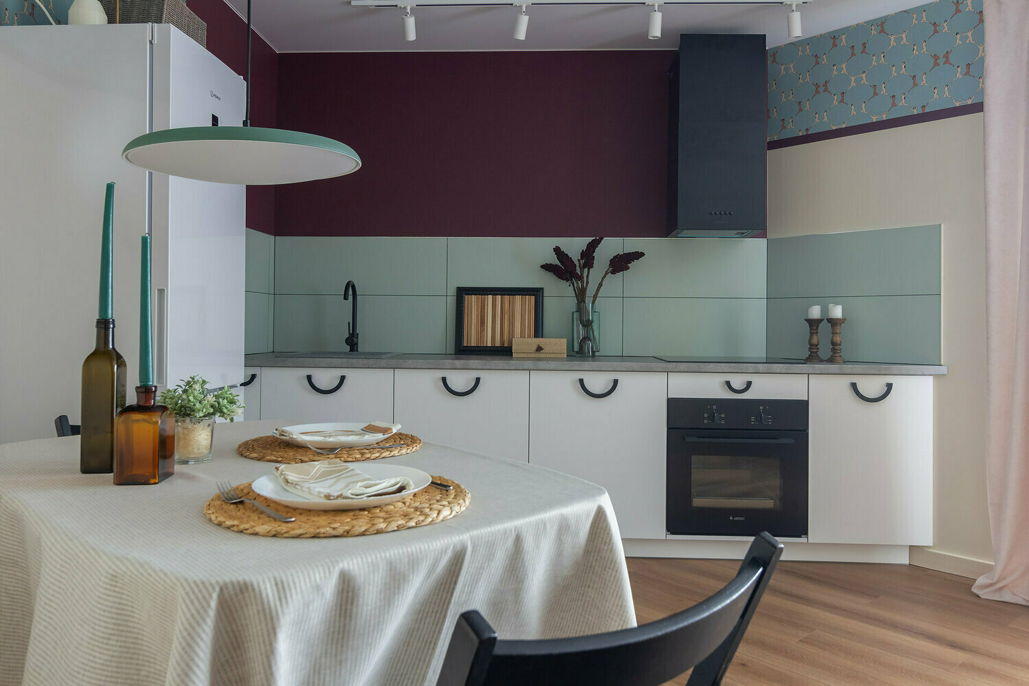 Фотография: в стиле , Кухня и столовая, Интерьер комнат, Дизайн интерьера, Советы, кухня-гостиная дизайн, как оформить интерьер кухни, интерьер кухни, эргономика кухни, организация системы хранения на кухне, кухня без шкафов, нестандартные решения для кухни – фото на INMYROOM Фотография: в стиле , Кухня и столовая, Интерьер комнат, Дизайн интерьера, Советы, кухня-гостиная дизайн, как оформить интерьер кухни, интерьер кухни, эргономика кухни, организация системы хранения на кухне, кухня без шкафов, нестандартные решения для кухни – фото на INMYROOM