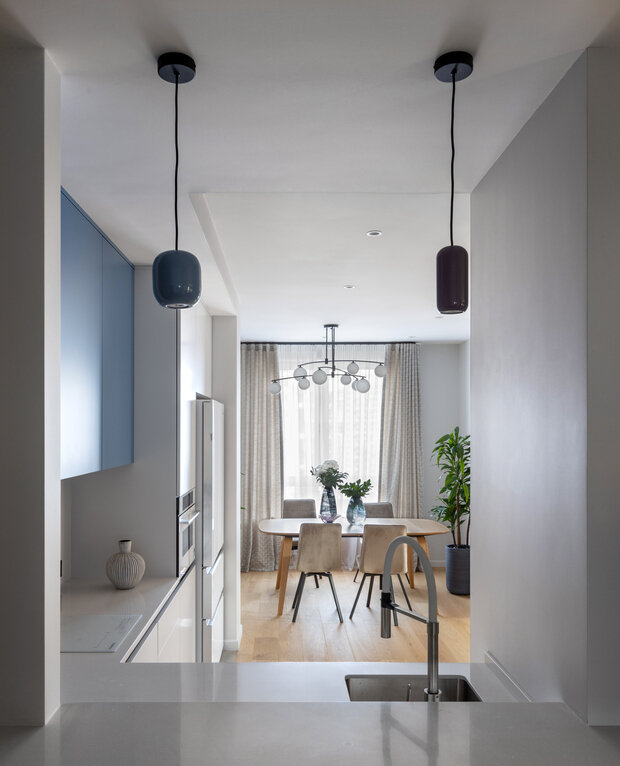 Фотография: Кухня и столовая в стиле Современный, Минимализм, Квартира, Проект дня, Москва, 4 и больше, Более 90 метров, ЖК «Holland Park», Ольга Кумова – фото на INMYROOM