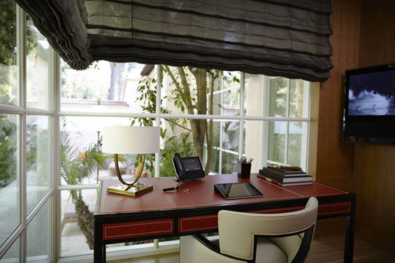 Фотография: Кабинет в стиле Современный, Мебель и свет, Дома и квартиры, Городские места, Отель, Бассейн, Подсветка – фото на INMYROOM