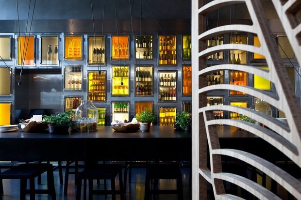 Фотография: Кухня и столовая в стиле Современный, Эклектика, Foscarini, Vitra, Дома и квартиры, Городские места – фото на INMYROOM