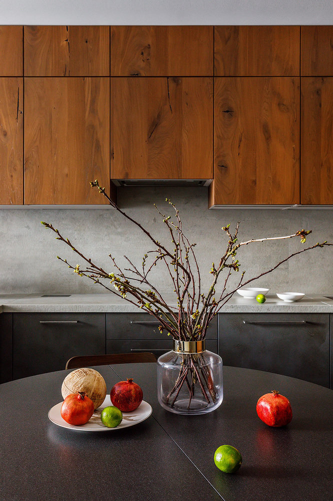 Фотография: Кухня и столовая в стиле Современный, Квартира, Проект дня, Москва, 4 и больше, Более 90 метров, Бюро IVA – фото на INMYROOM